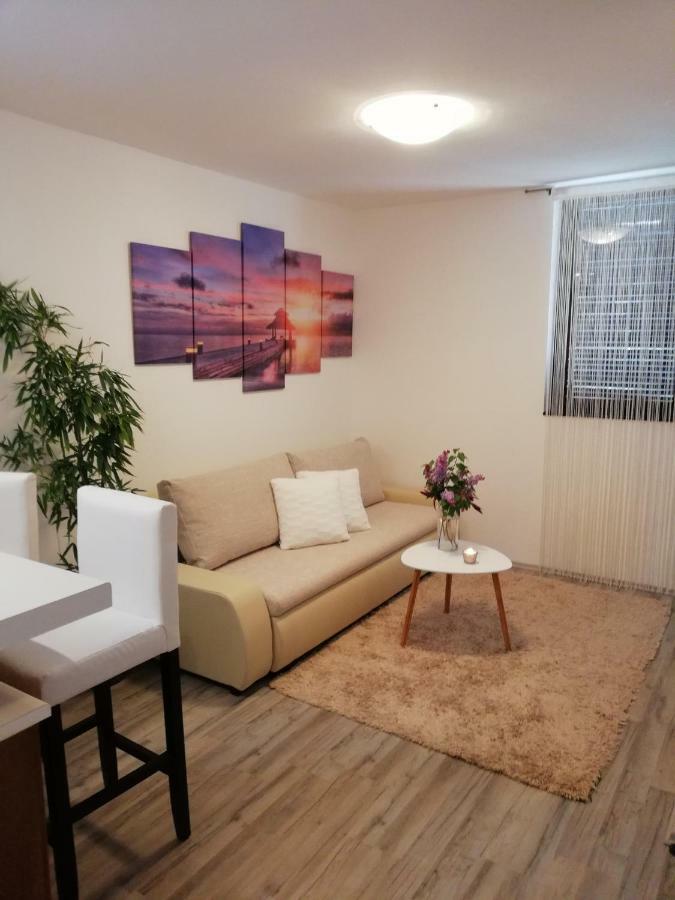 Nokturno Apartment, Self Check-In Porec Esterno foto