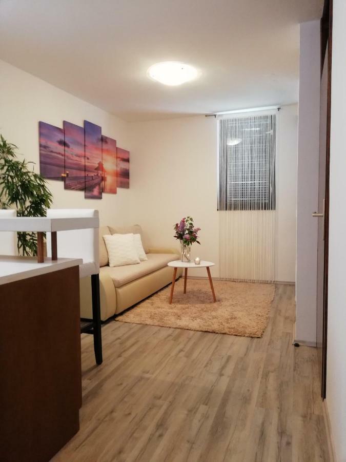 Nokturno Apartment, Self Check-In Porec Esterno foto