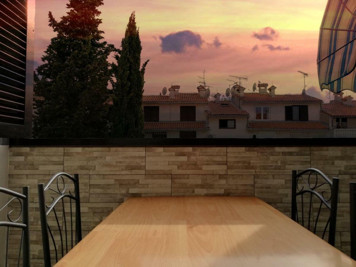Nokturno Apartment, Self Check-In Porec Esterno foto