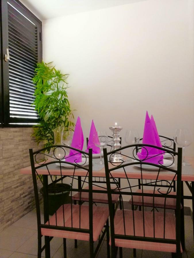 Nokturno Apartment, Self Check-In Porec Esterno foto